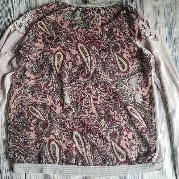 Beautiful BKE Long Sleeve Top - Picture 8 of 8